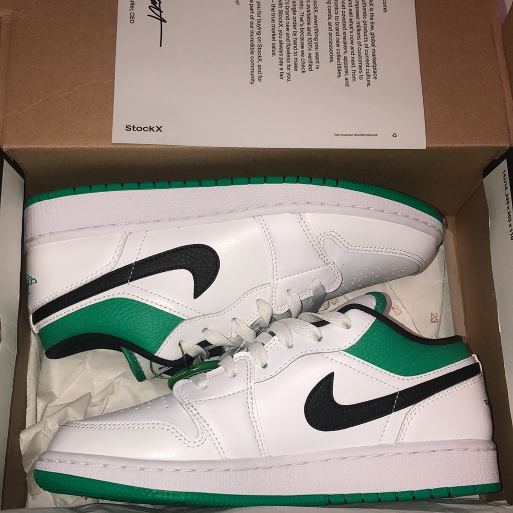 Jordan 1 Low Lucky Green size 6 mens size 8 womens